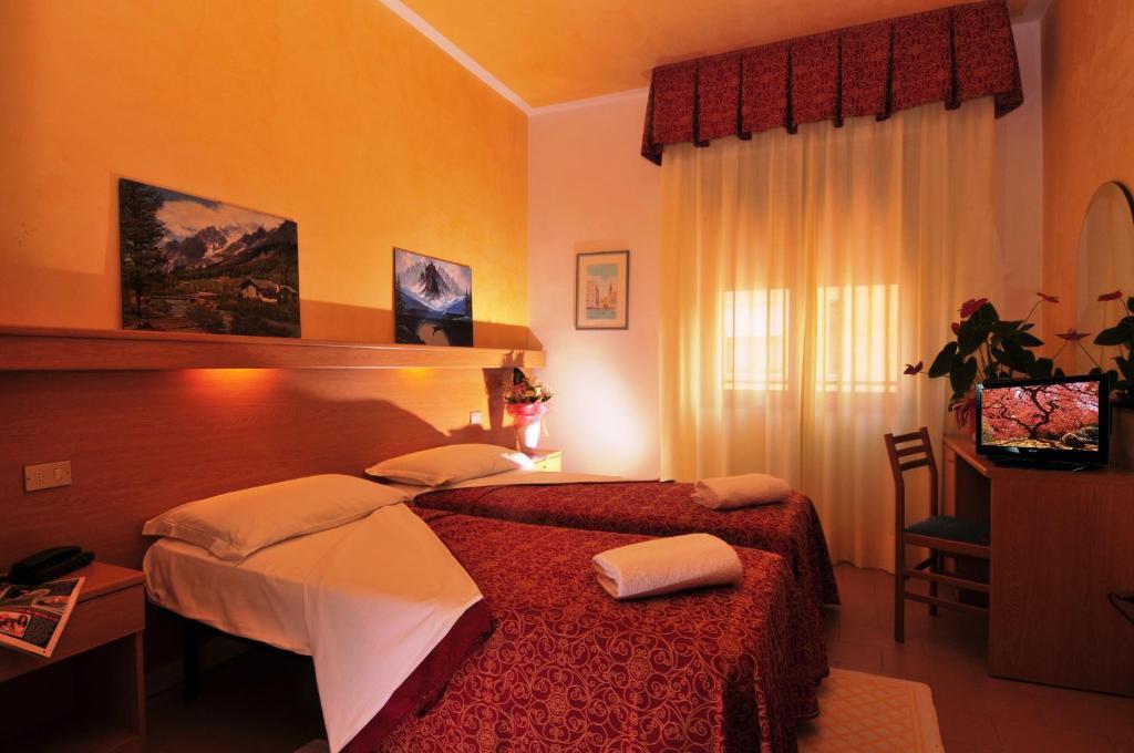 Hotel Al Mare Lido di Jesolo Buitenkant foto