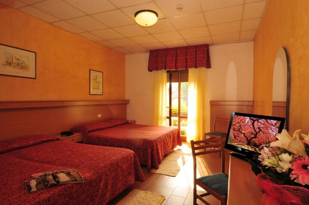 Hotel Al Mare Lido di Jesolo Kamer foto