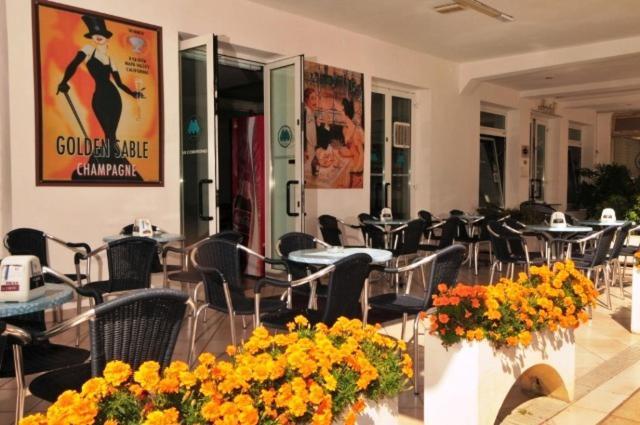 Hotel Al Mare Lido di Jesolo Buitenkant foto