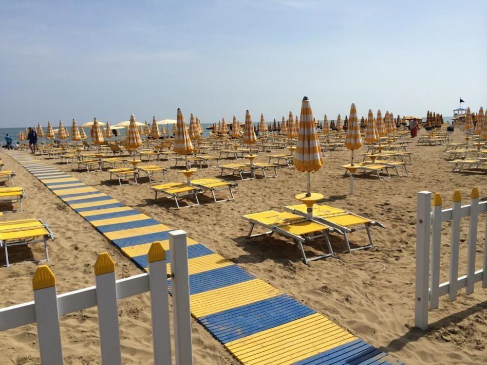 Hotel Al Mare Lido di Jesolo Buitenkant foto