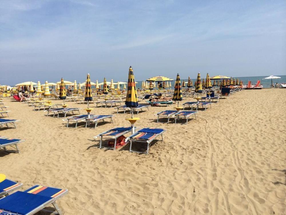 Hotel Al Mare Lido di Jesolo Buitenkant foto