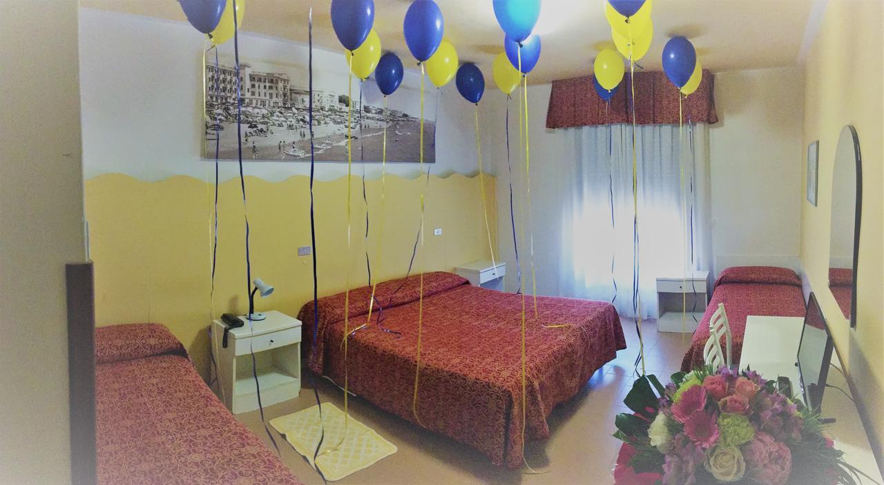 Hotel Al Mare Lido di Jesolo Buitenkant foto