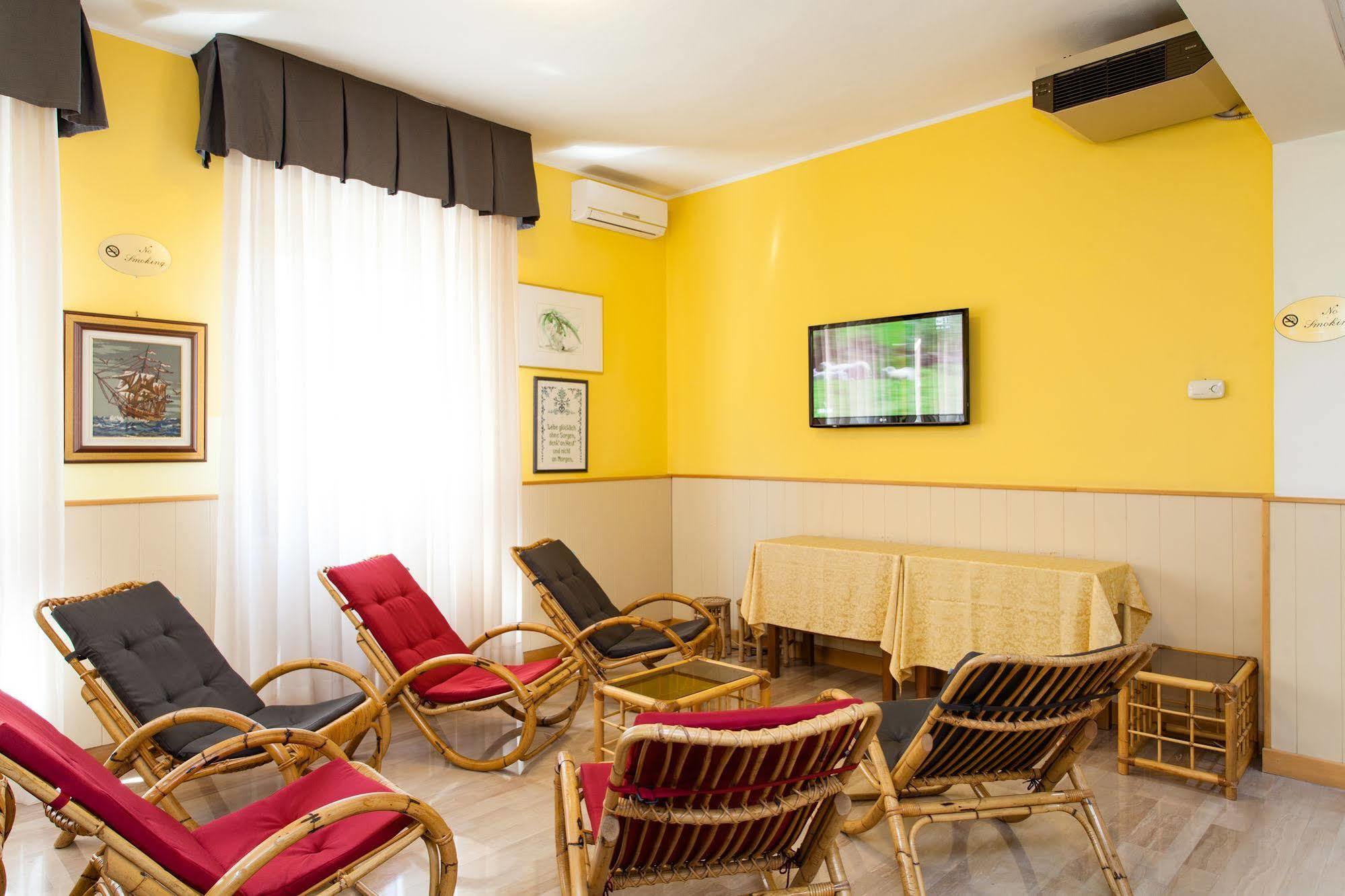 Hotel Al Mare Lido di Jesolo Buitenkant foto