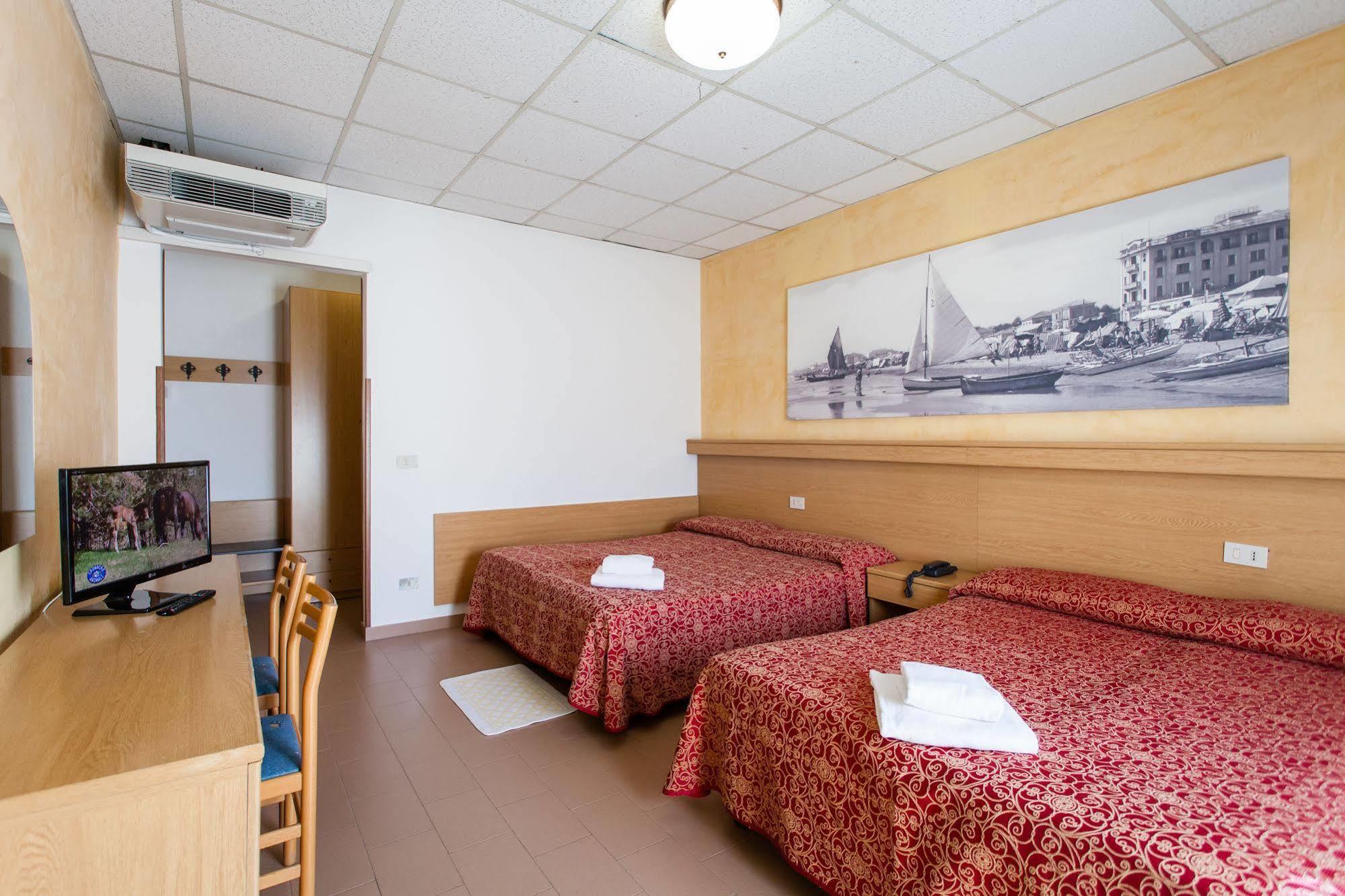 Hotel Al Mare Lido di Jesolo Buitenkant foto